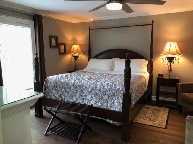 Casa Blanca Boutique Bed & Breakfast Niagara-on-the-Lake ภายนอก รูปภาพ